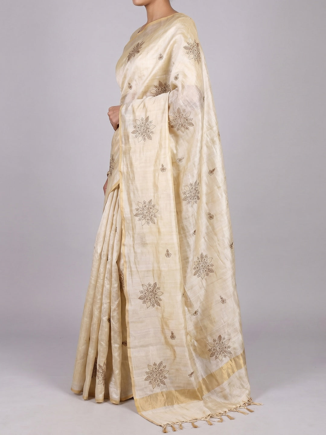 Cream Floral Embroidered Assam Silk Saree - Image 3