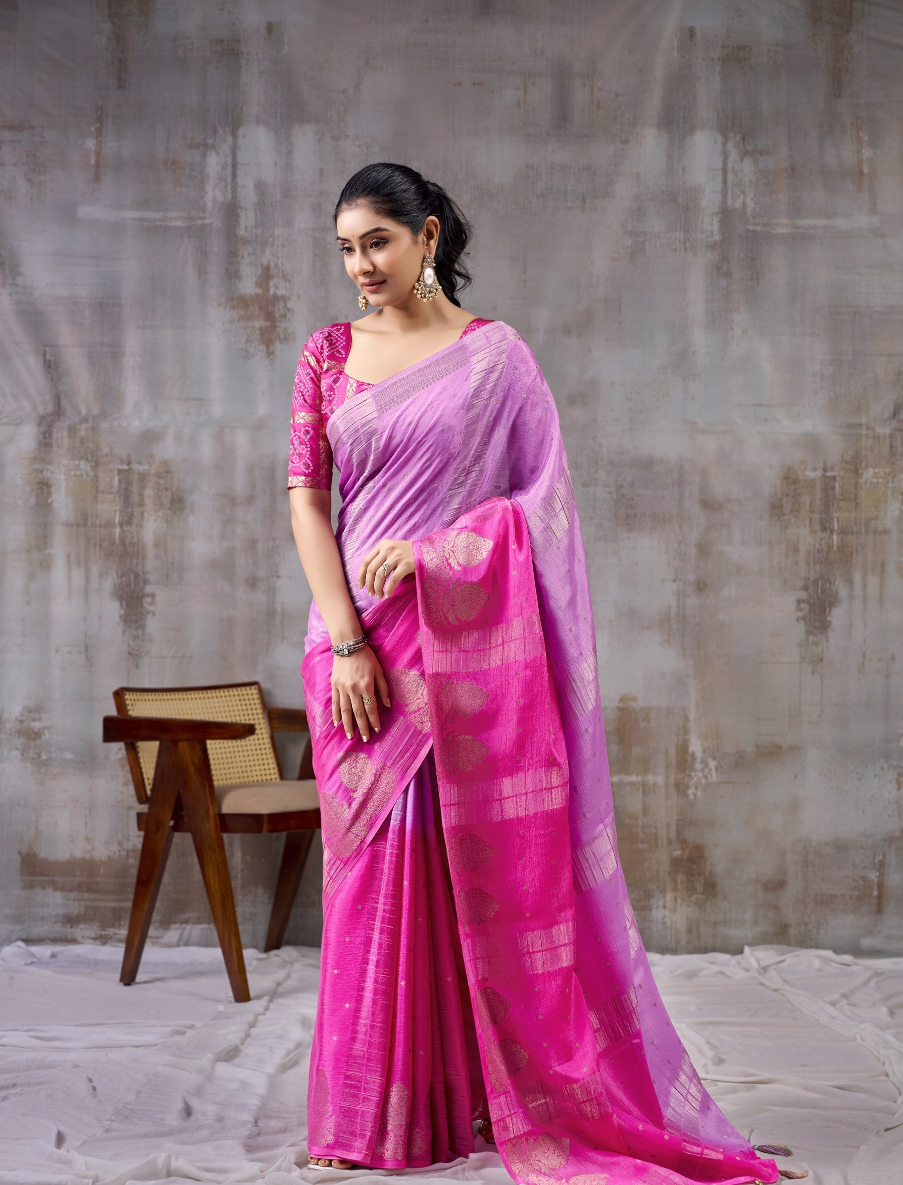 Peachmode Pink Chinnon Jacquard Saree - Image 1
