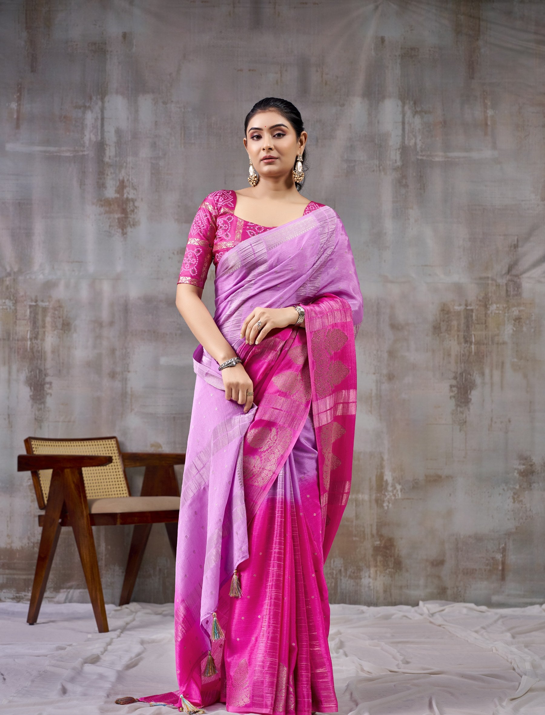 Peachmode Pink Chinnon Jacquard Saree - Image 3