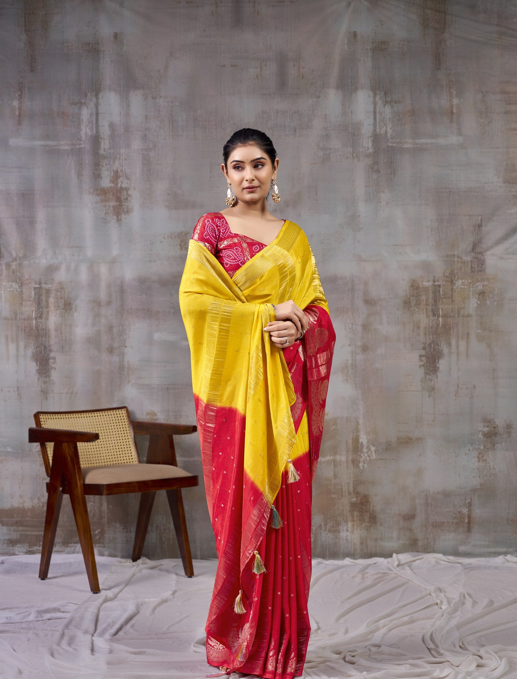 Peachmode Red Chinnon Jacquard Saree - Image 3