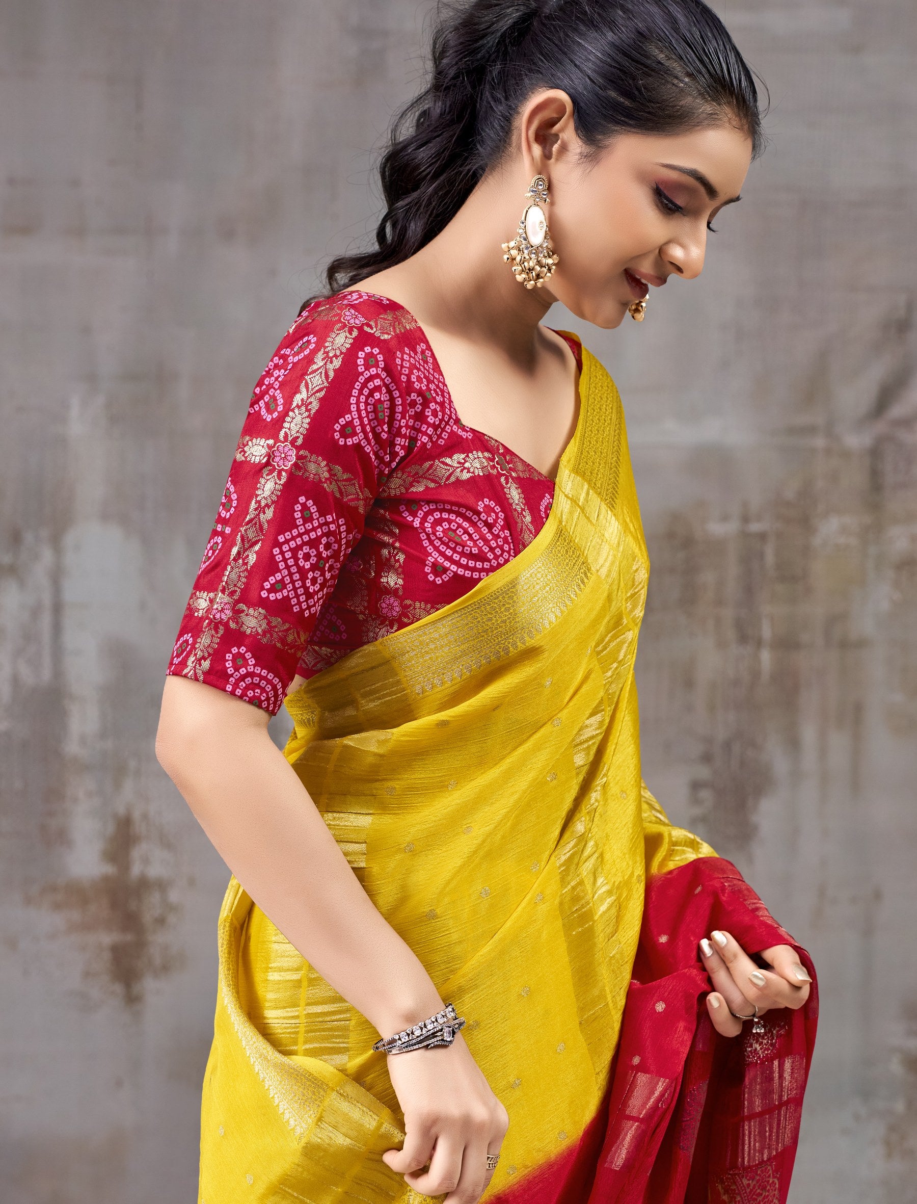 Peachmode Red Chinnon Jacquard Saree - Image 4