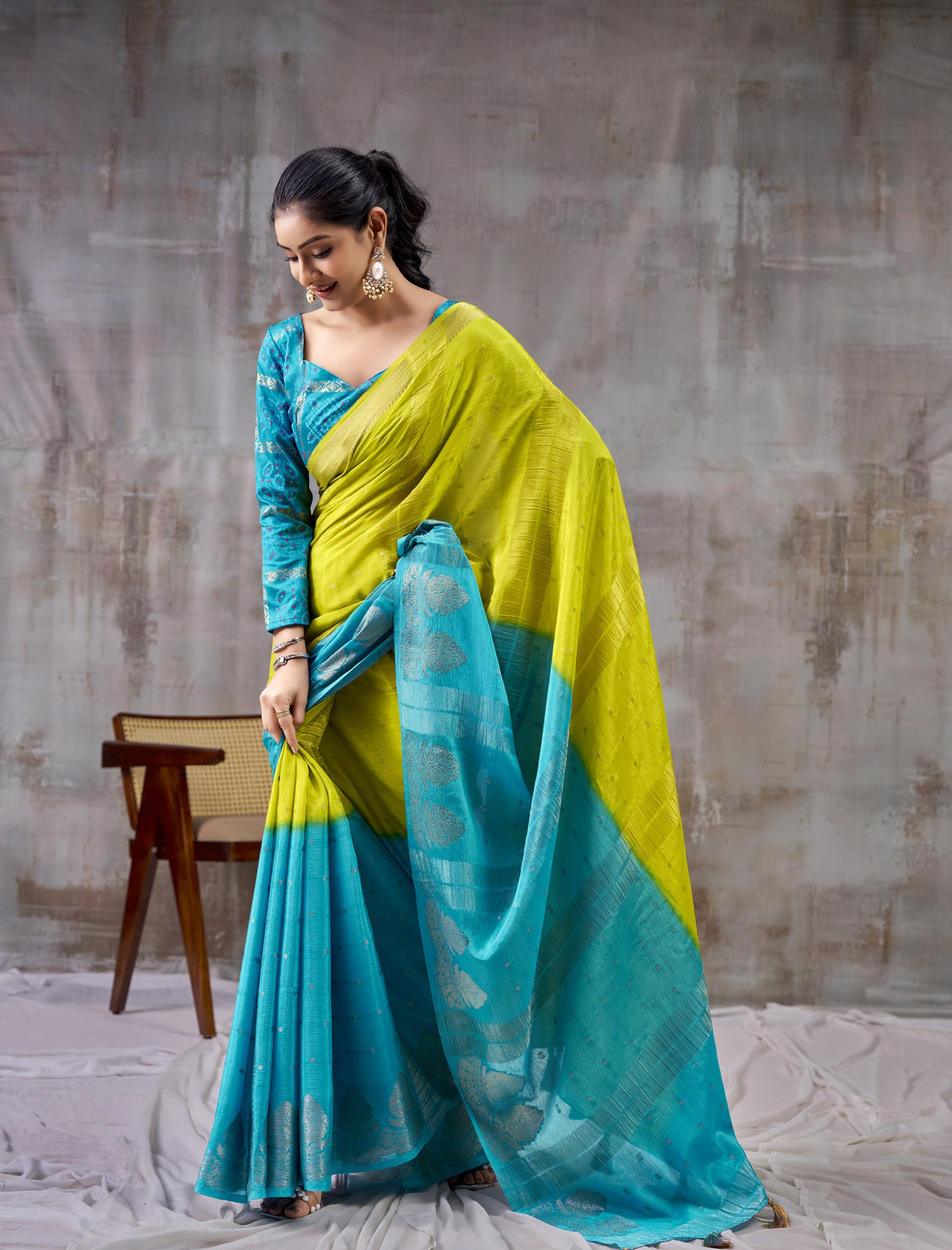 Peachmode Green Chinnon Jacquard Saree - Image 3
