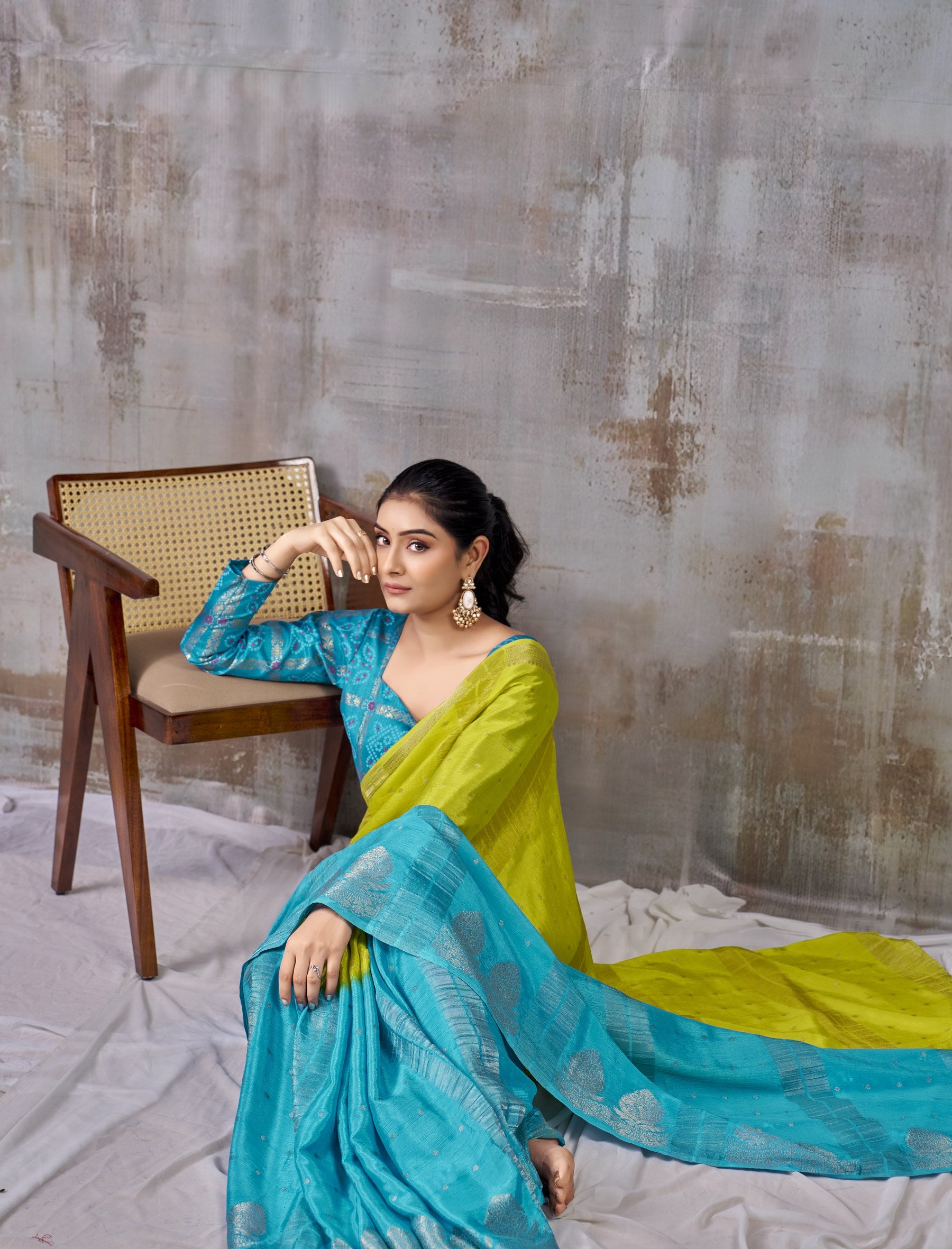 Peachmode Green Chinnon Jacquard Saree - Image 4