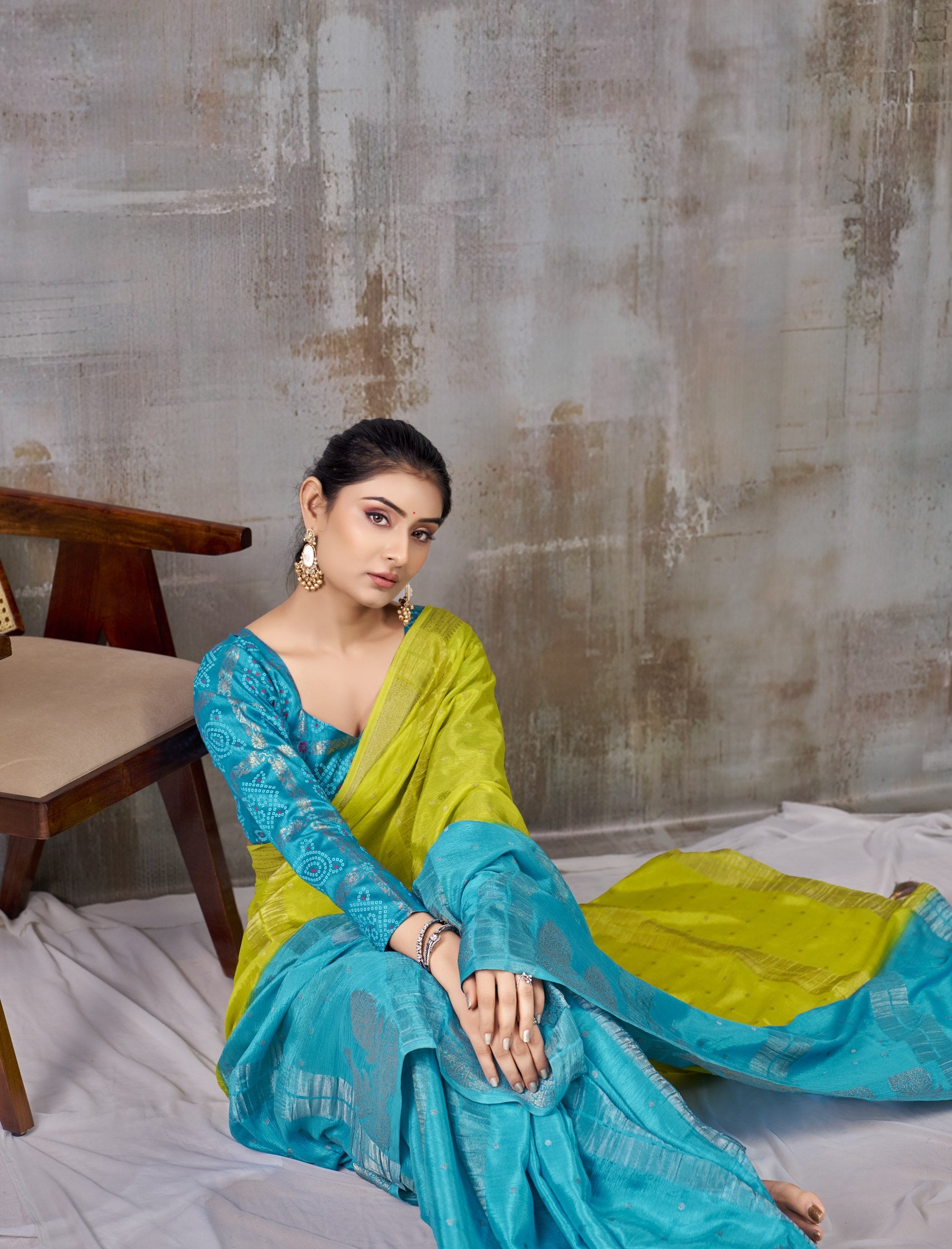 Peachmode Green Chinnon Jacquard Saree - Image 5