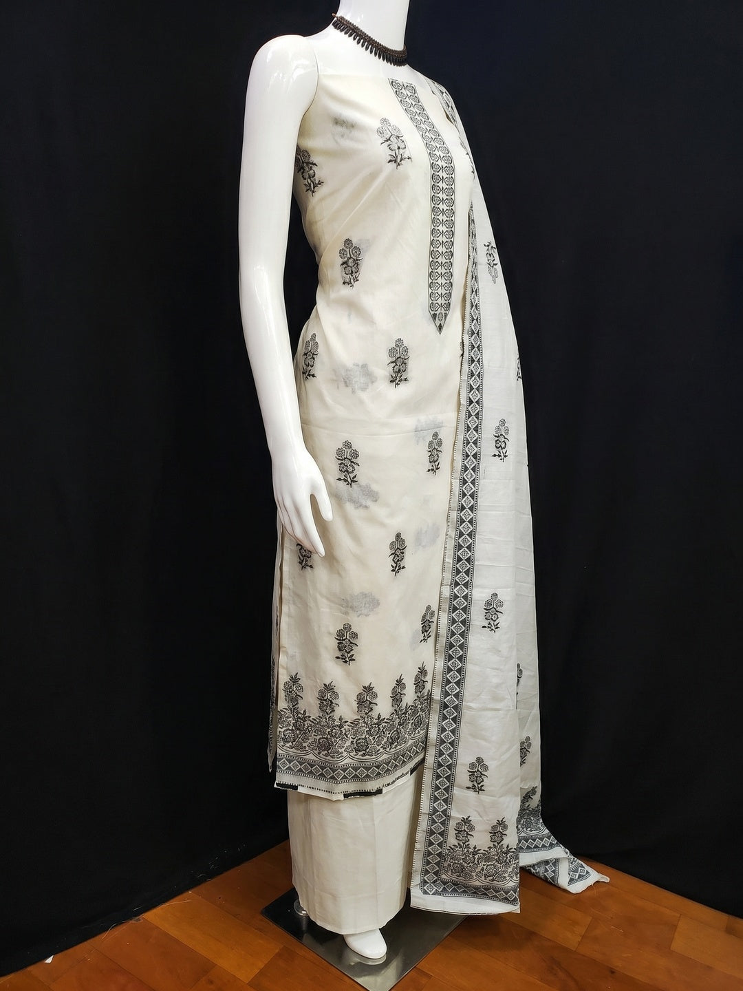 Cream & Black Floral Woven Pure Cotton Dress Material - Image 3
