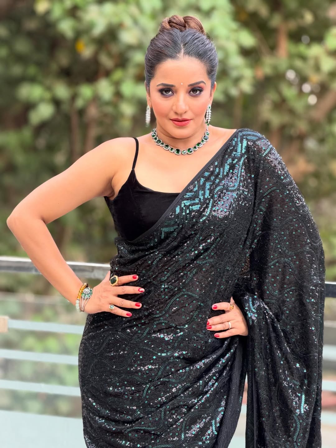 Peachmode Black Georgette Saree with Sequins Embroidery - Image 3