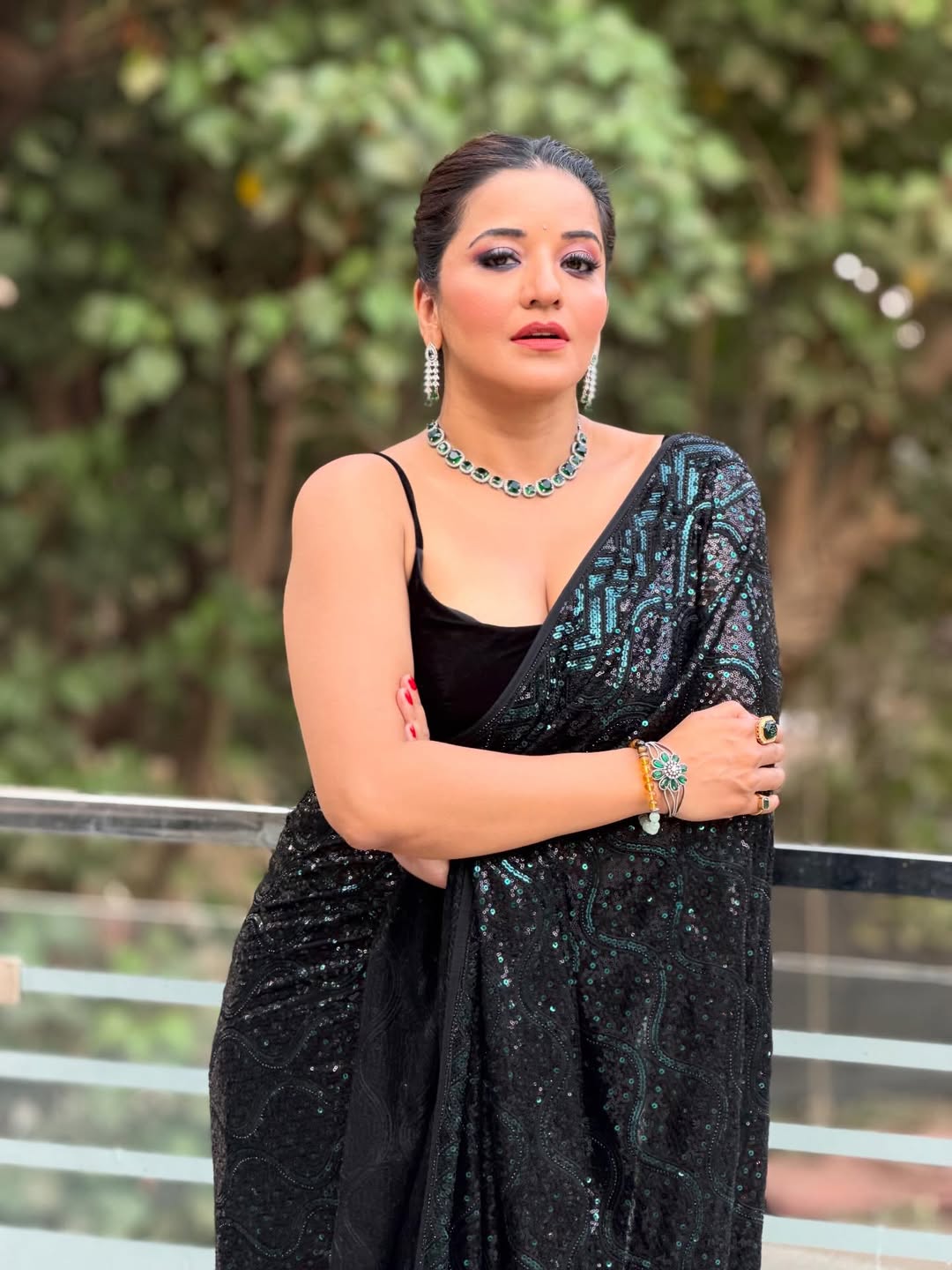 Peachmode Black Georgette Saree with Sequins Embroidery - Image 4