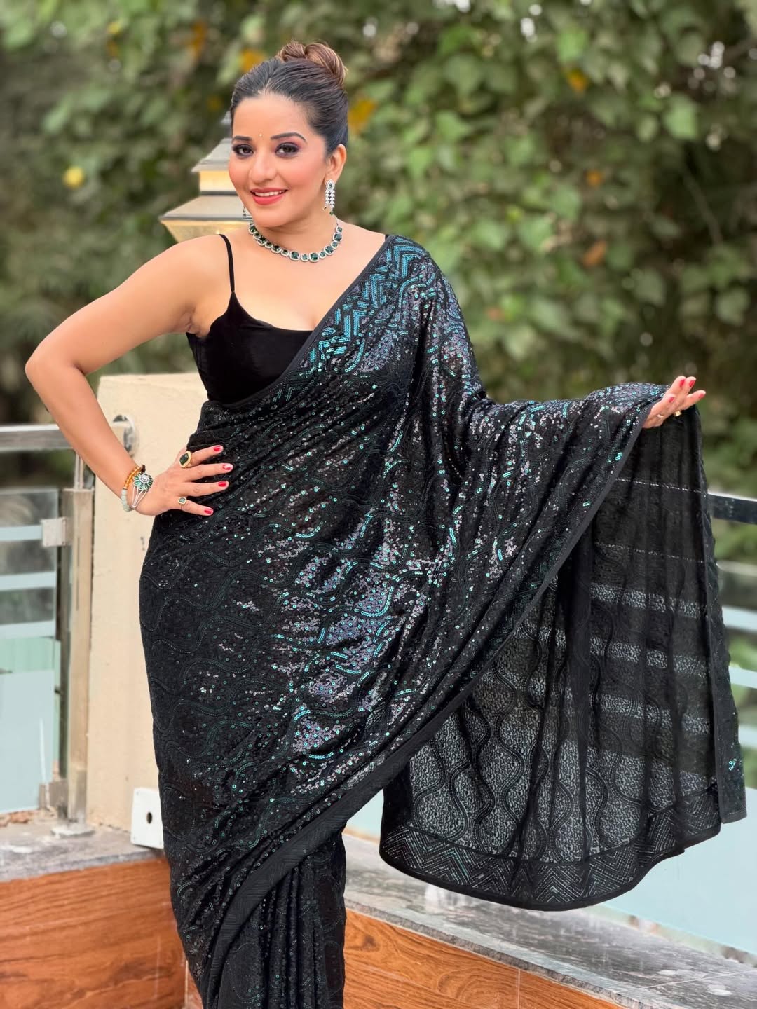 Peachmode Black Georgette Saree with Sequins Embroidery - Image 6