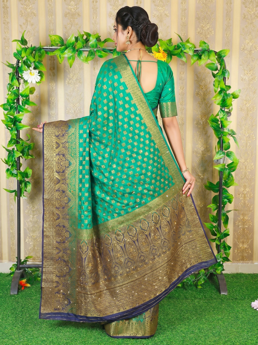 Green Woven With Stone Work Banarasi Silk Saree - Image 3