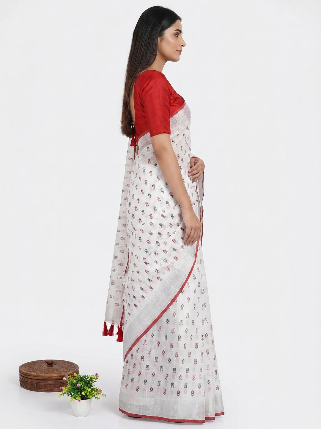 White & Red Floral Printed Linen Saree With Tassels - Image 2