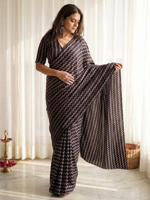 Stylish Black Zig Zag Printed Silk Crepe Saree - Image 1