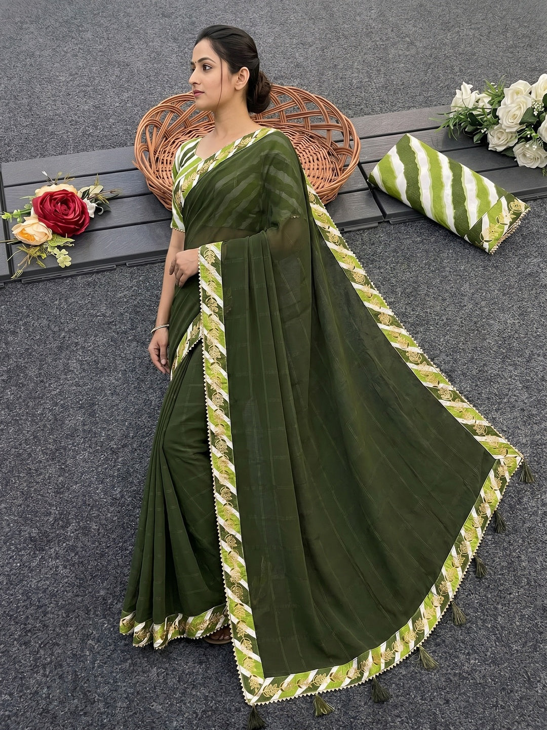 Mehendi Green Woven Georgette Saree With Lace Border - Image 2