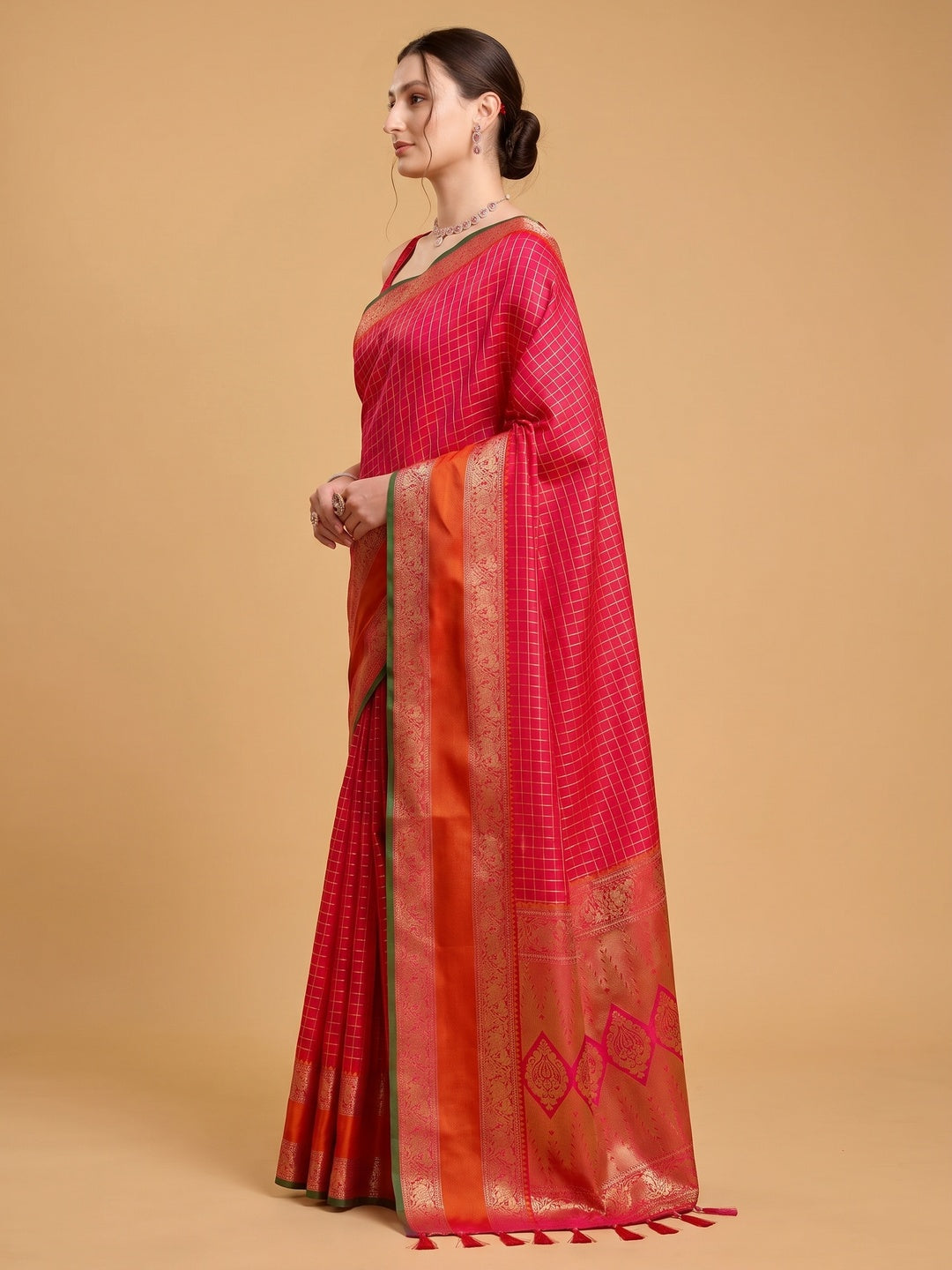 Pink Checks Woven Pure Silk Saree With Tassels - Image 3