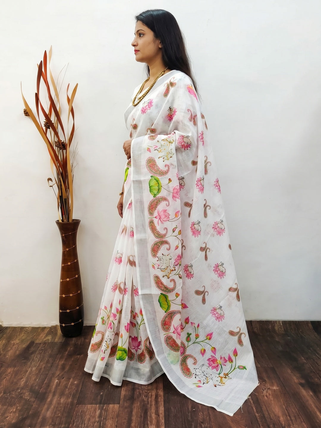 White Digital Printed Linen Saree - Image 3