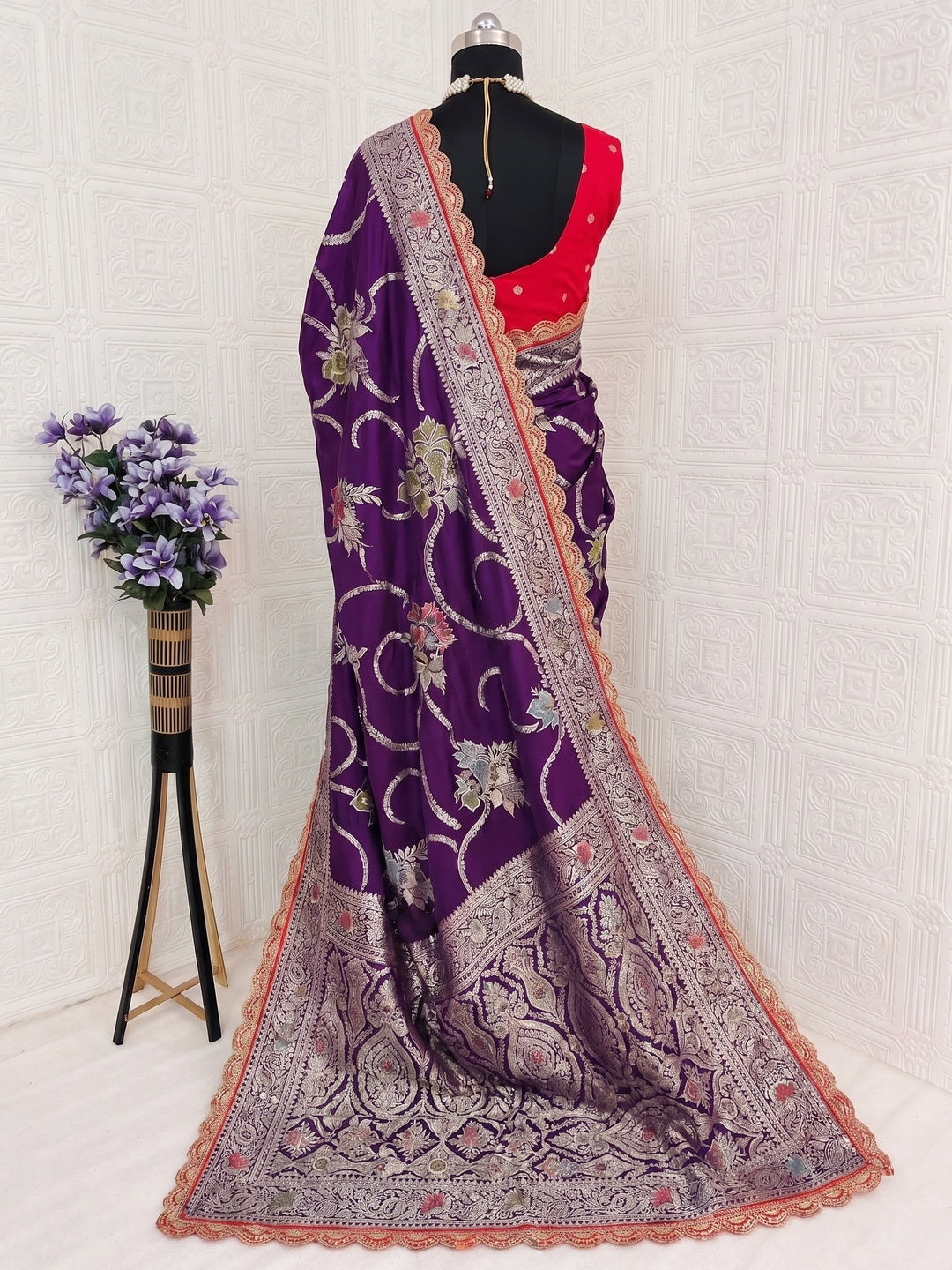 Purple Floral Woven Dola Silk Saree With Lace Border - Image 2