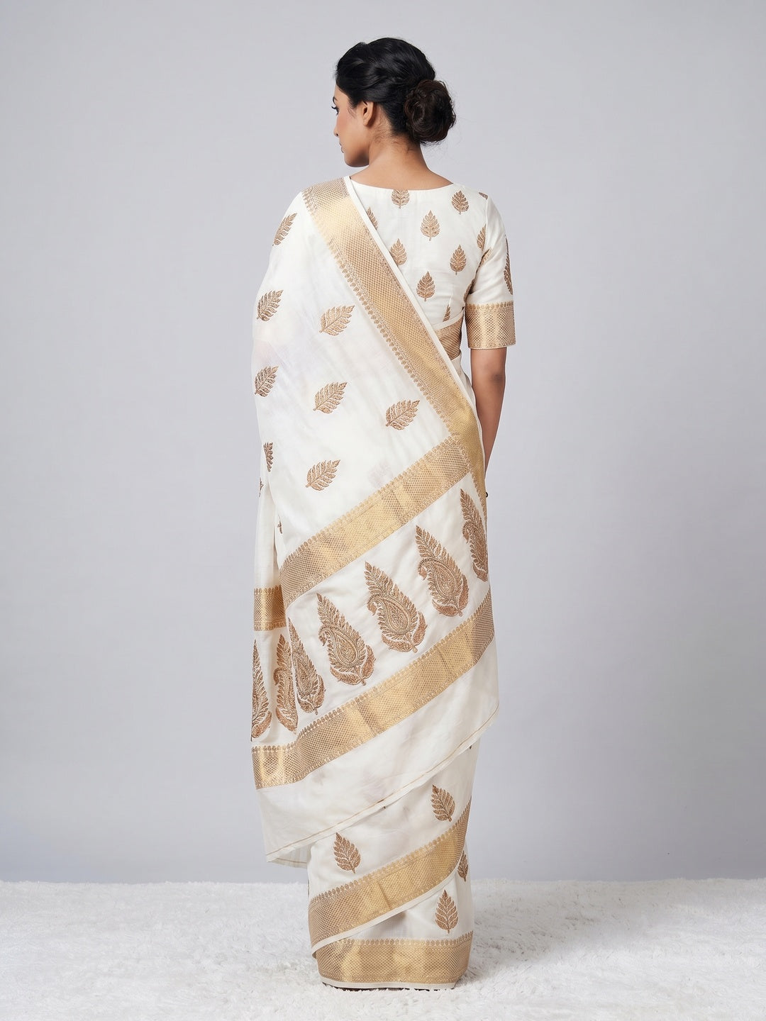 White Floral Embroidered Cotton Silk Saree Woven Border - Image 3