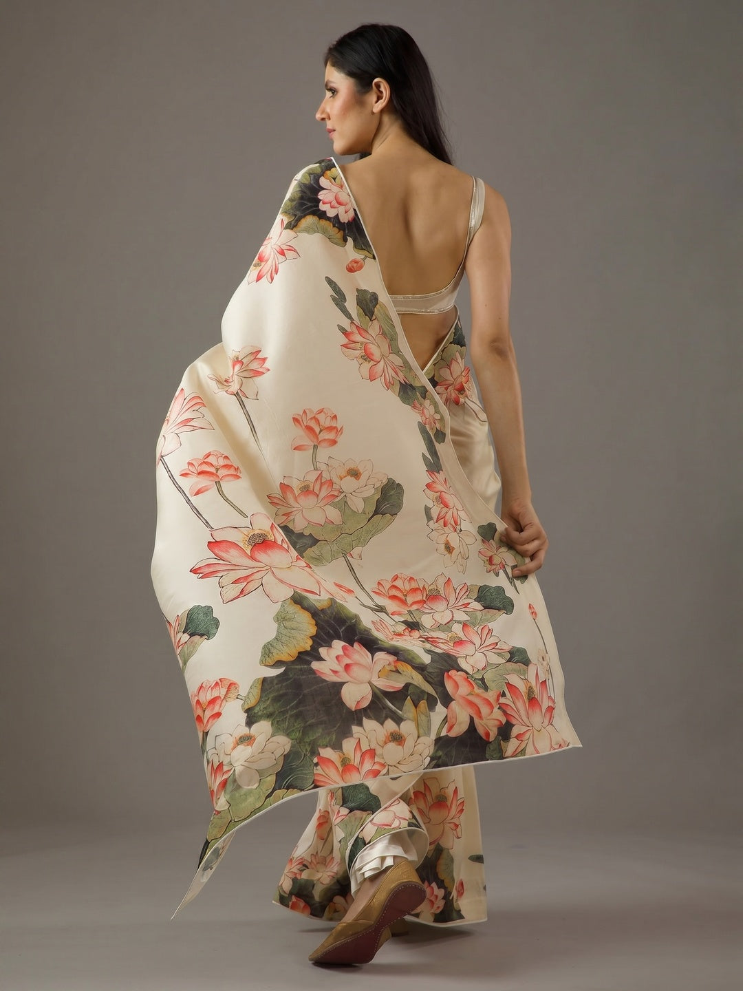 Cream Floral Printed Moss Satin Saree - Image 2