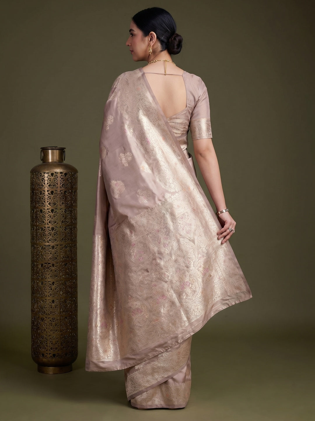 Beige Floral Design Woven Banarasi Silk Saree - Image 2