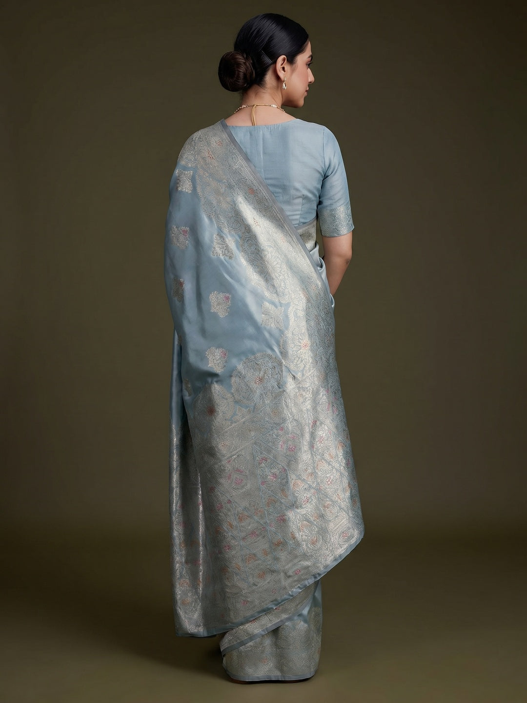 Bluish Grey Floral Design Woven Banarasi Silk Saree - Image 3