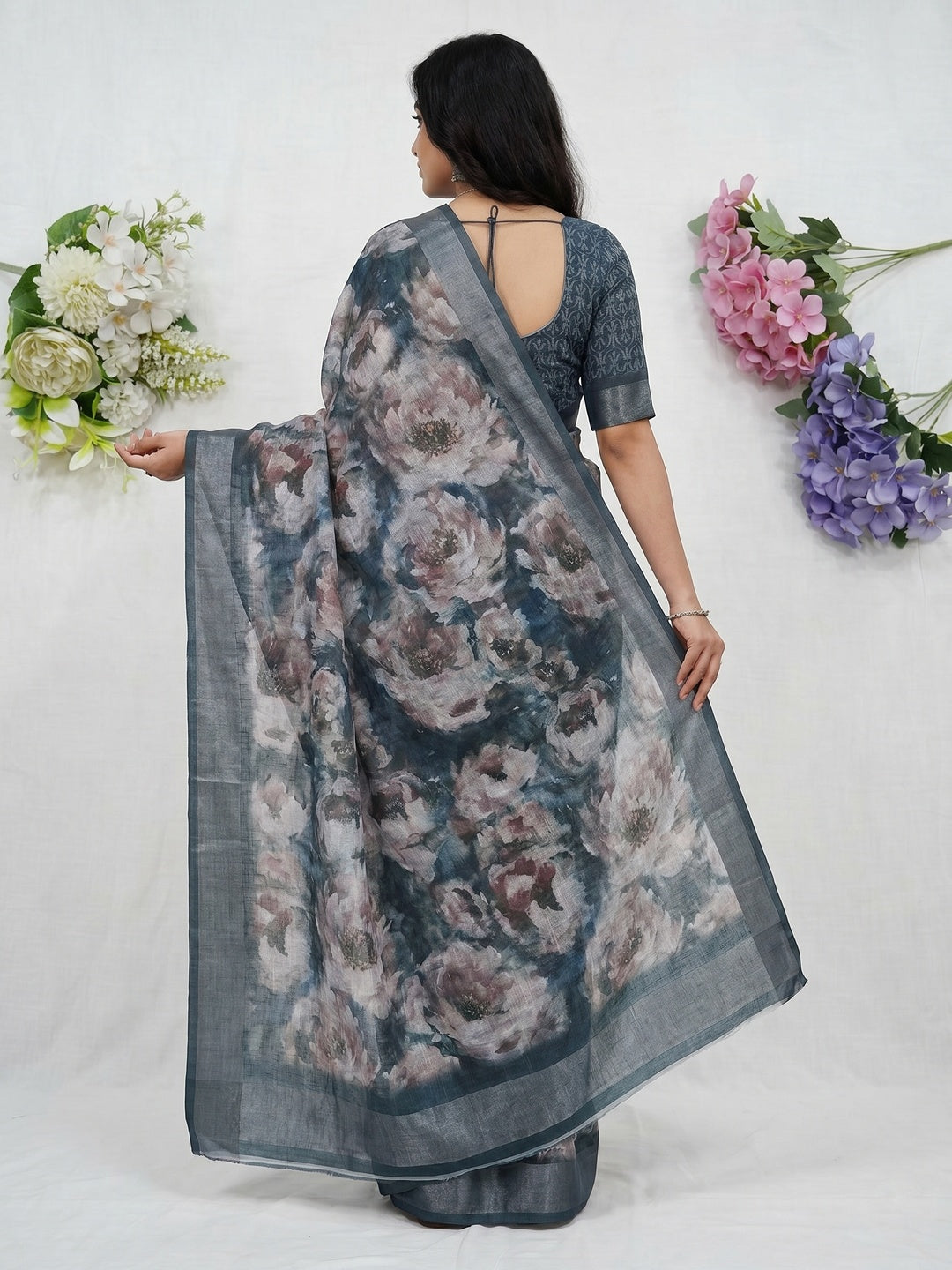 Grey Floral Digital Printed Linen Saree - Image 3