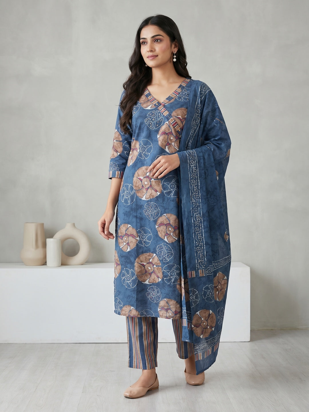 Blue Pure Cotton Floral Printed Salwar Suit Set - Image 2