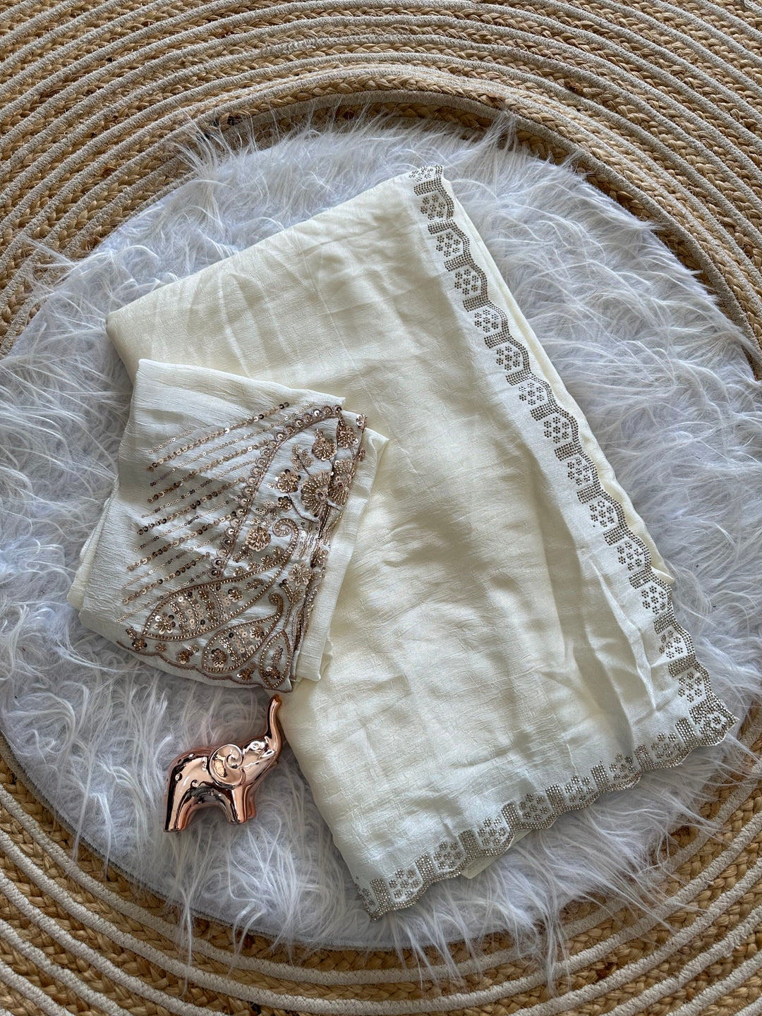 Peachmode White Soft Crunchy Silk Saree with Diamond and Embroidery Work - Image 2
