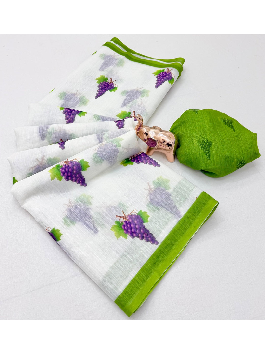 Peachmode Green & Purple Soft Linen Saree with Lehariya fruit print - Image 2