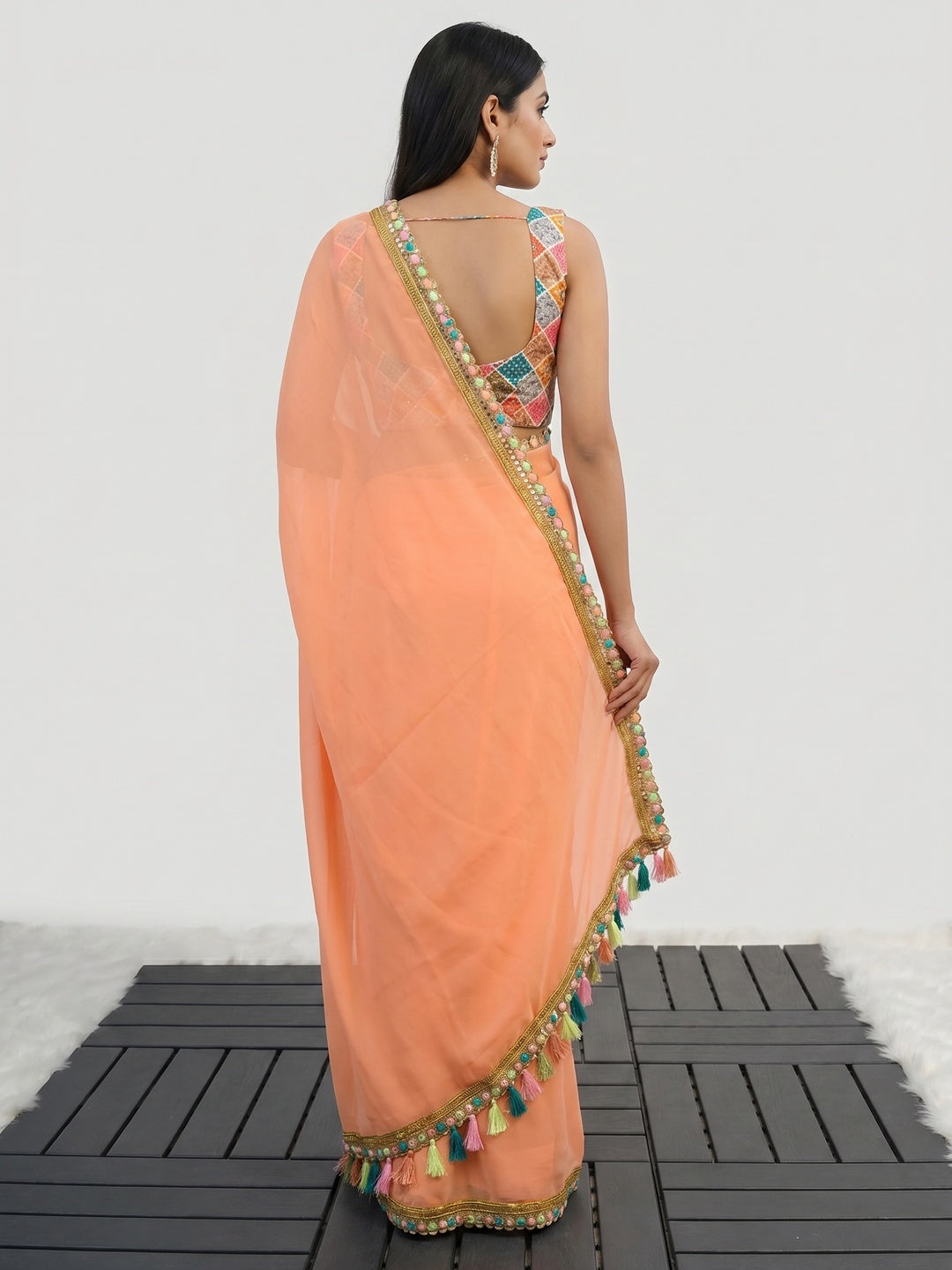 Peach Solid Georgette Saree With Sequins Embroidered Border - Image 3