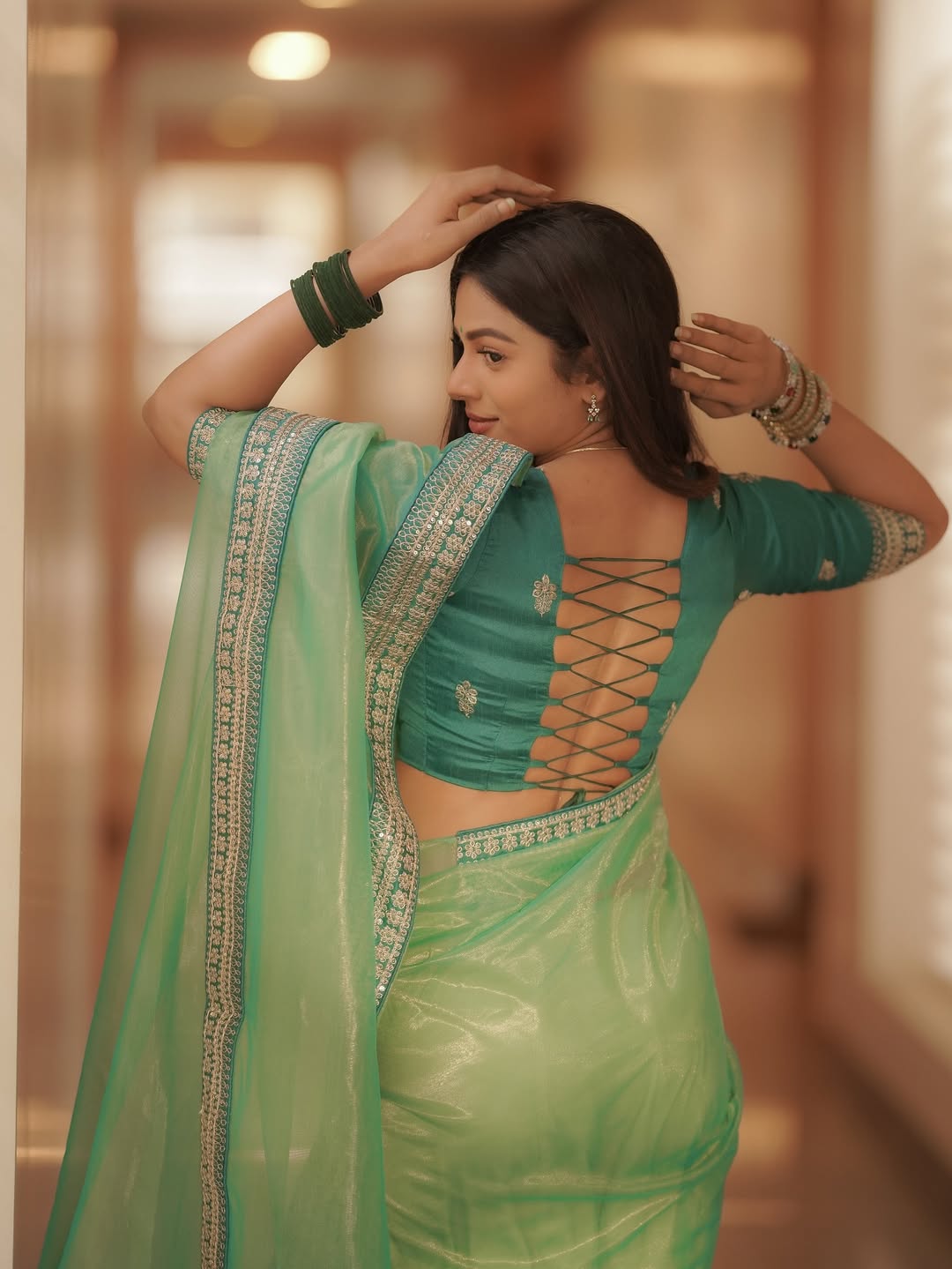 Peachmode Green Twill Net Saree with Sequins Embroidery - Image 3