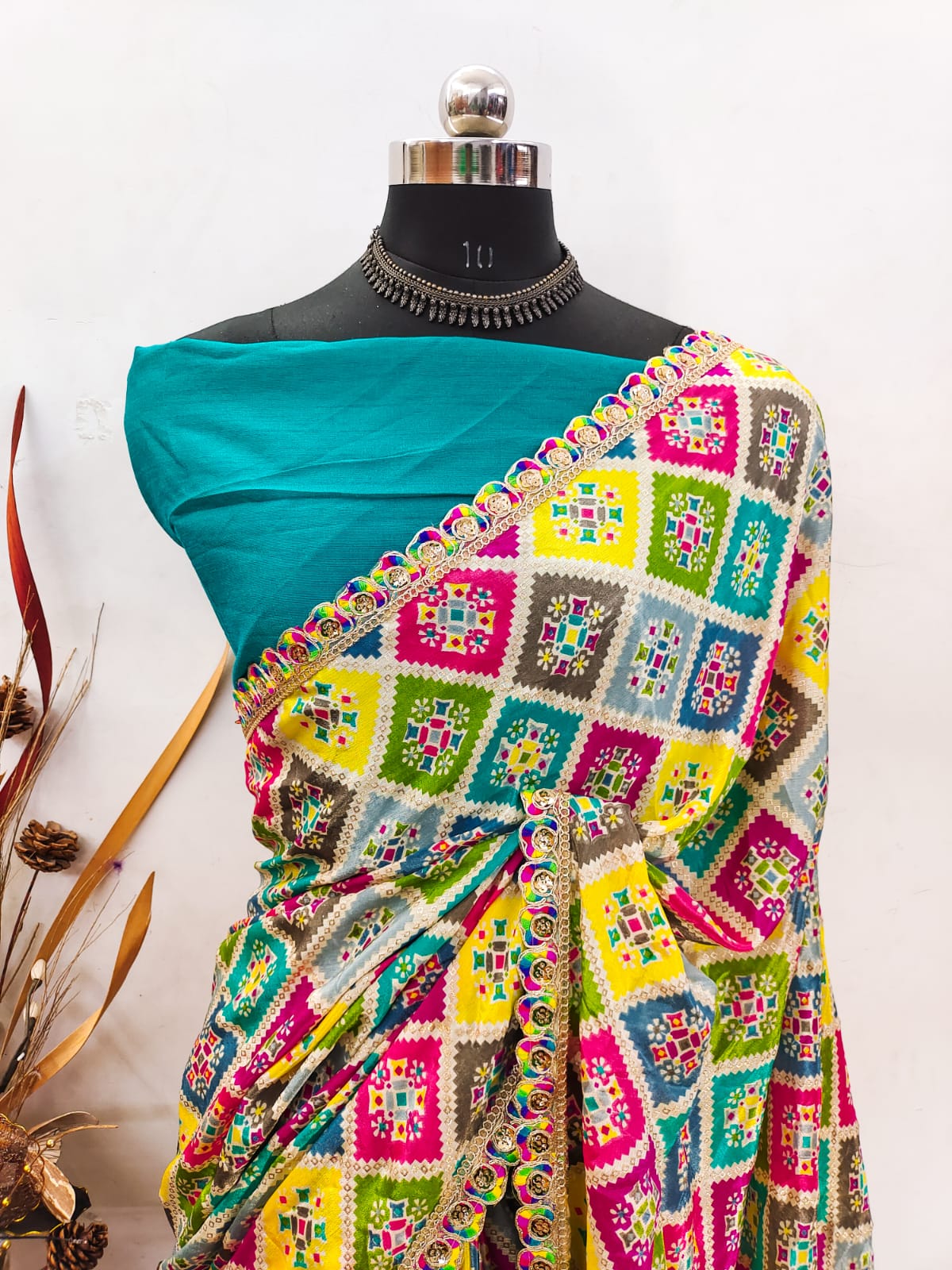 Peachmode Multicolor Chinon Silk Bandhani Print Saree - Image 3