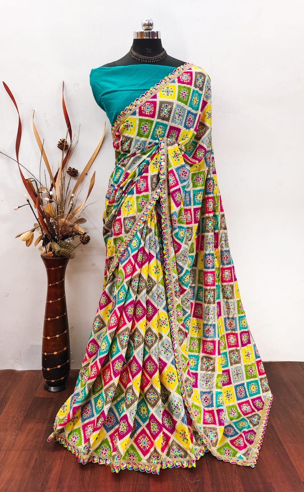 Peachmode Multicolor Chinon Silk Bandhani Print Saree - Image 4