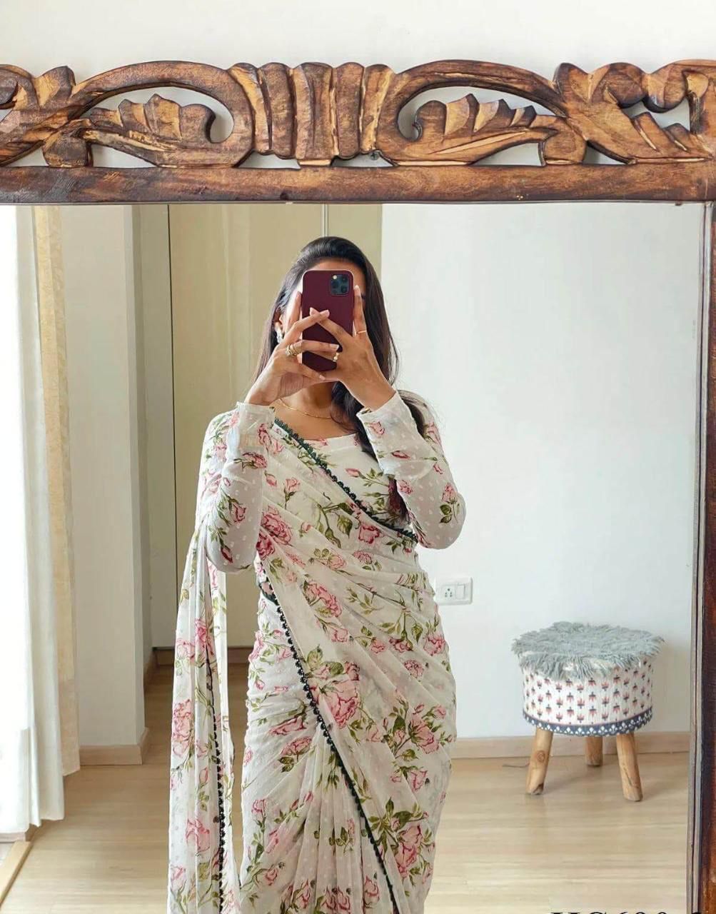 Peachmode Cream Georgette Floral Buti Saree - Image 3