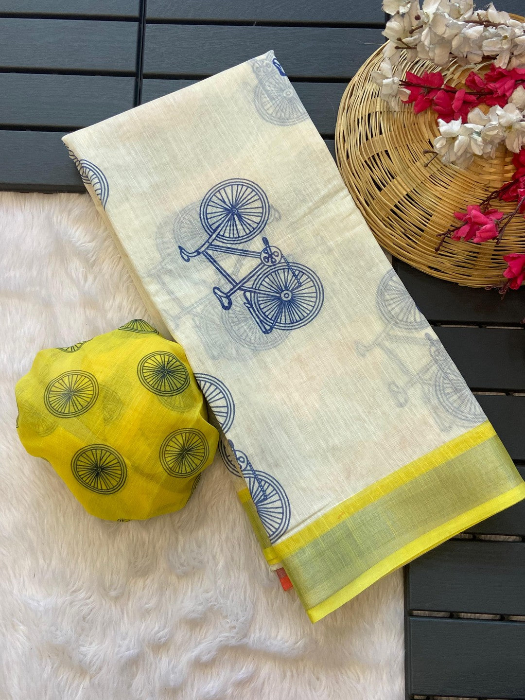 Peachmode Cream Linen Cycle Motif Saree - Image 3