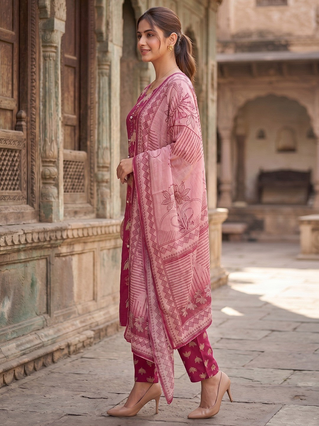 Pink Pure Cotton Floral Printed Salwar Suit Set - Image 3