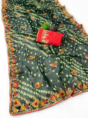 Peachmode Green Georgette Bandhani Saree with Embroidered Border - Image 2