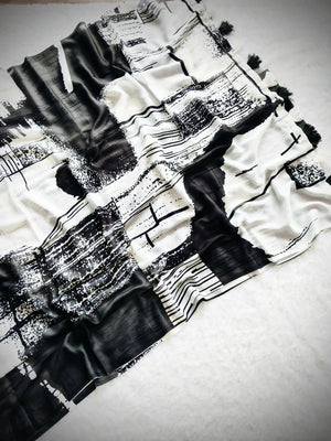 Peachmode Black and White Abstract Print Saree - Image 2
