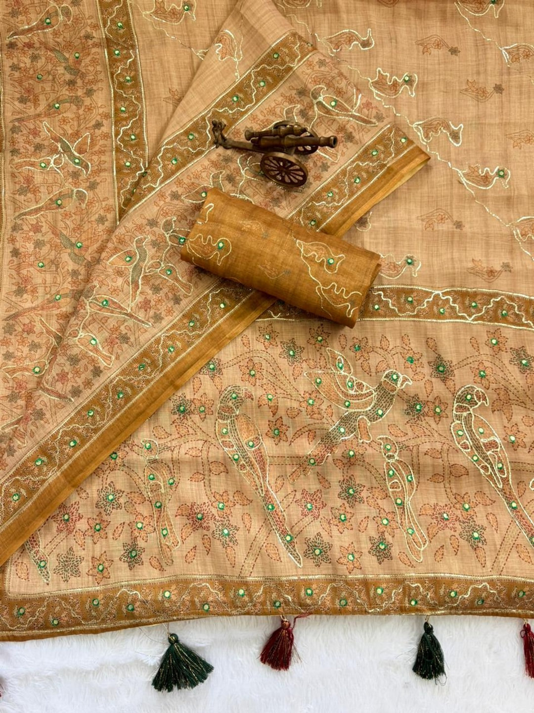 Peachmode Beige Simar Silk Digital Print Saree with Aari Work - Image 2