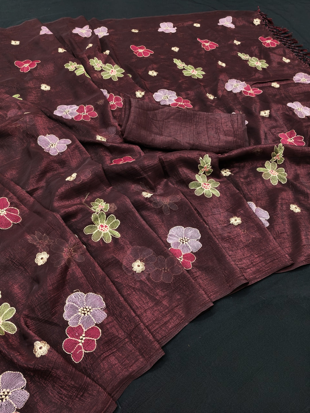 Peachmode Maroon Crunchy Saree with Floral Embroidery Work - Image 2