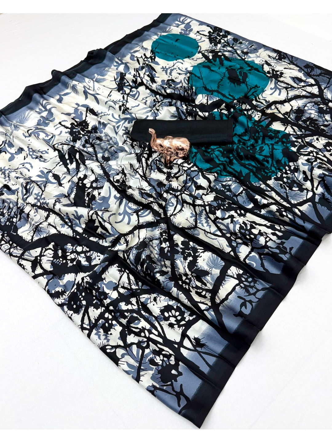 Peachmode Blue Art Silk Saree with Digital Print - Image 2