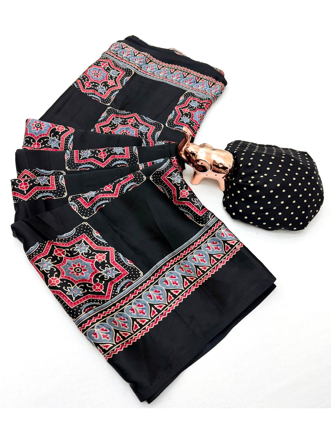 Peachmode Black Art Silk Saree with Digital Print - Image 3