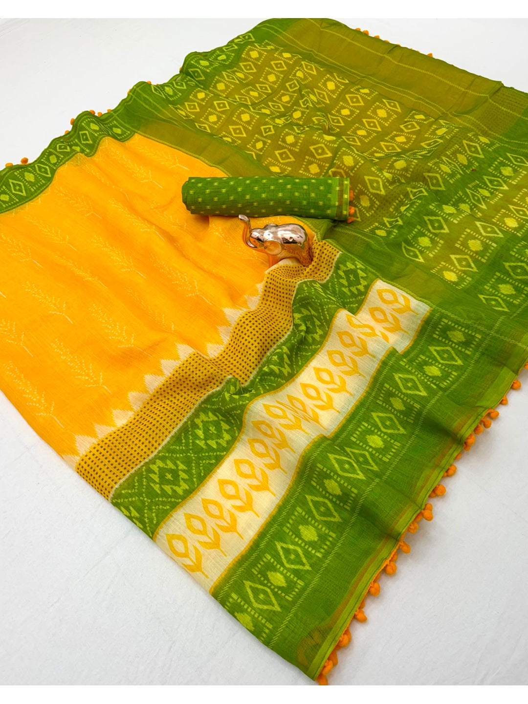 Peachmode Yellow Mul Mul Cotton Saree with Digital Print - Image 2