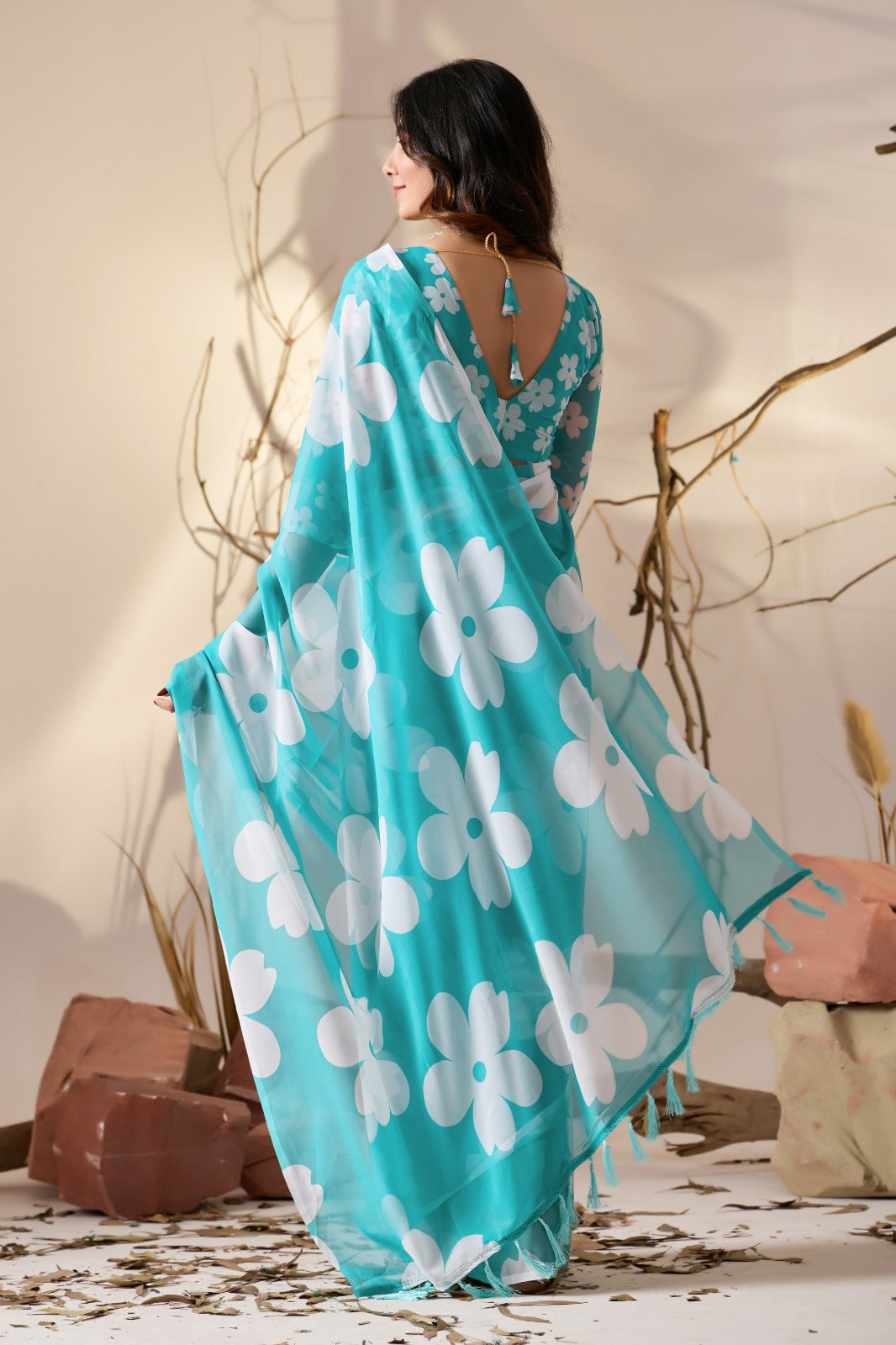 Peachmode Aqua Blue Georgette Floral Print Saree - Image 7