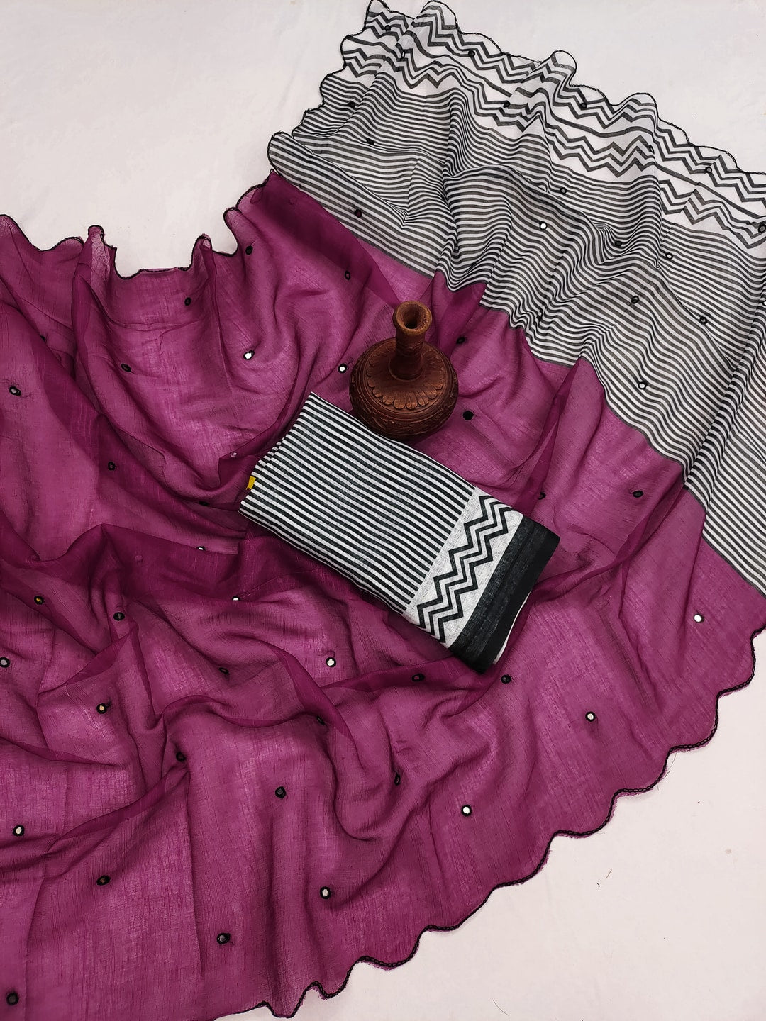 Wine Soft Linen Cotton Zigzag Mirror Work Saree - Image 3