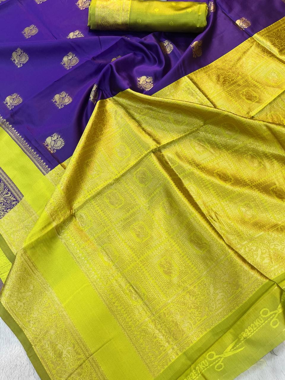 Peachmode Purple Lichi Silk Banarasi Saree - Image 6