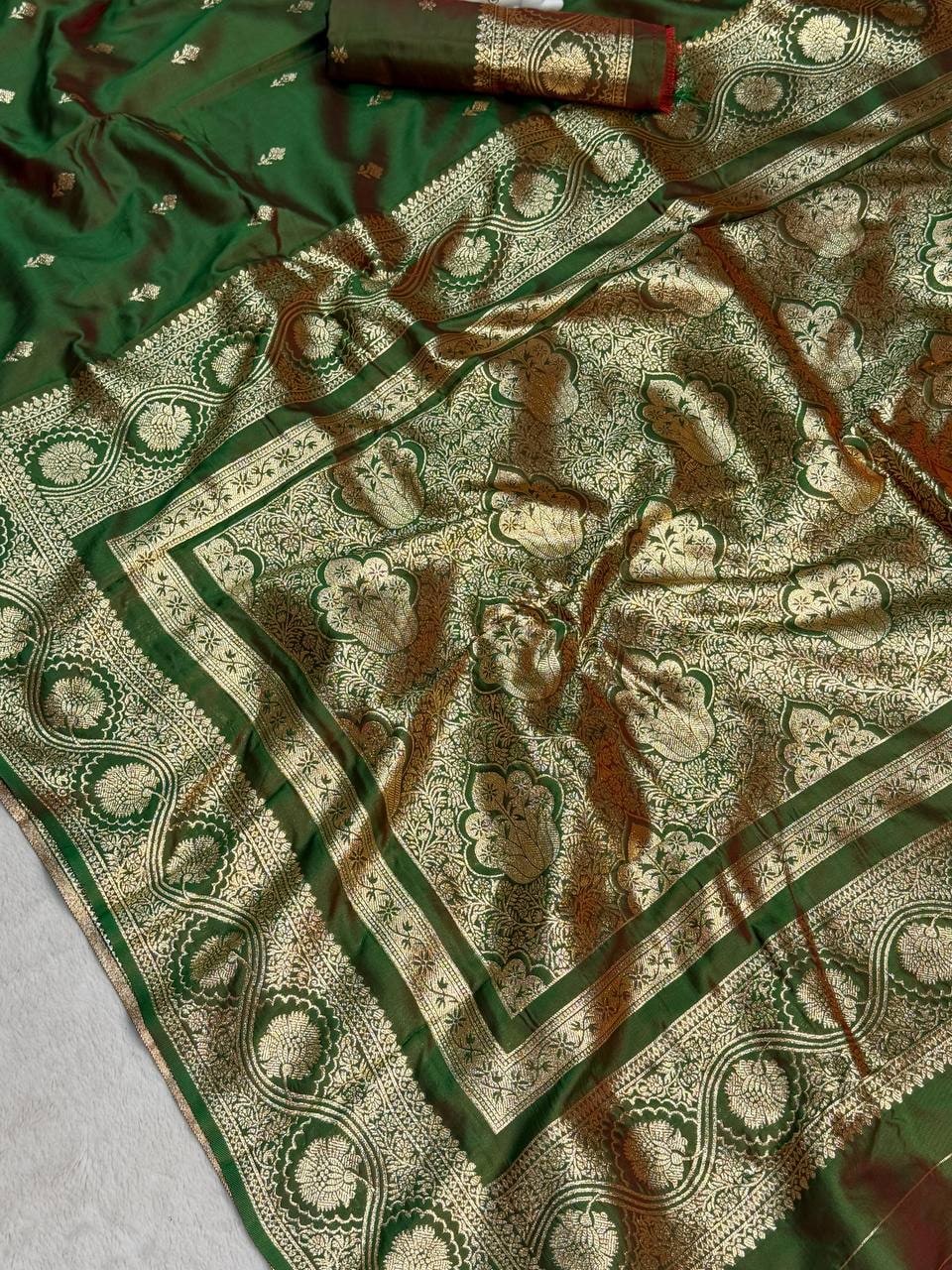 Peachmode Green Banarasi Soft Silk Zari Saree - Image 6