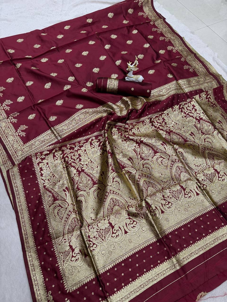 Peachmode Wine Banarasi Silk Zari Saree - Image 5