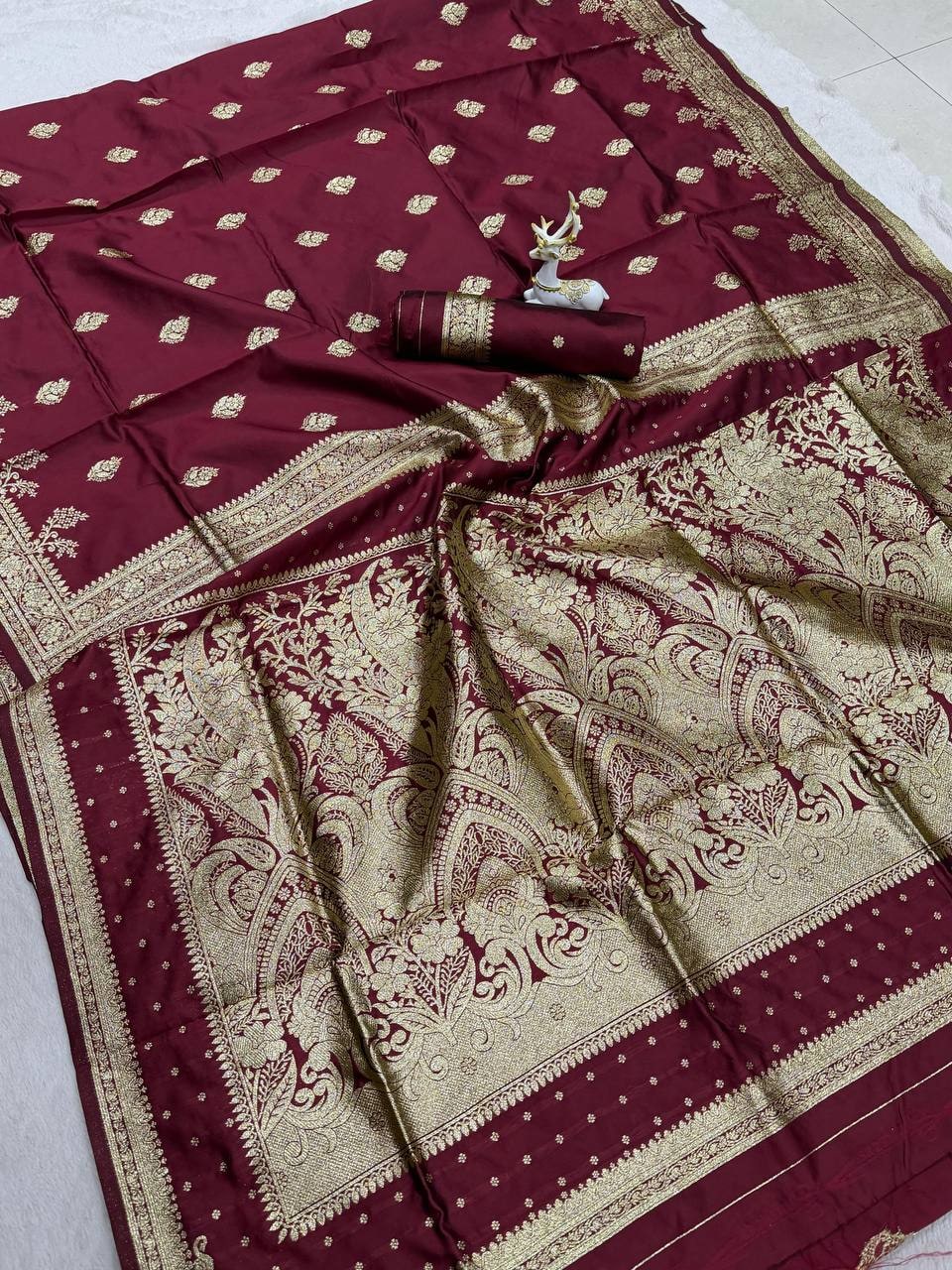 Peachmode Wine Banarasi Silk Zari Saree - Image 9