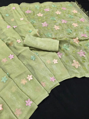 Peachmode Green Crunchy Saree with Floral Embroidery Work - Image 2