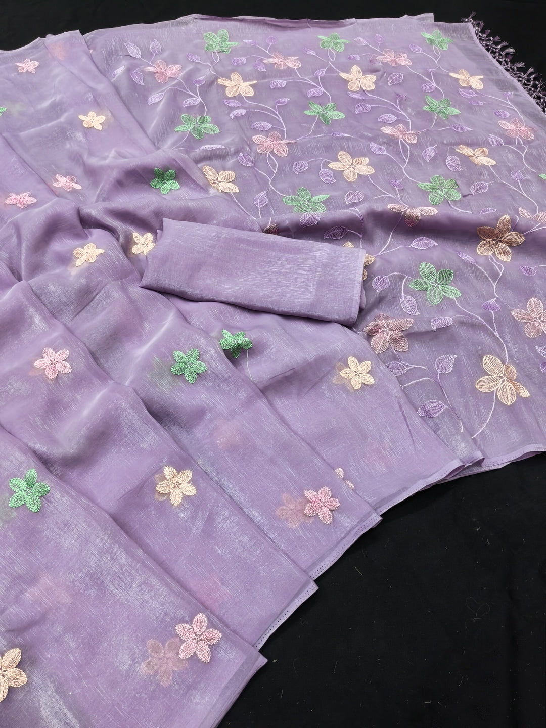 Peachmode Lavender Crunchy Saree with Floral Embroidery Work - Image 2