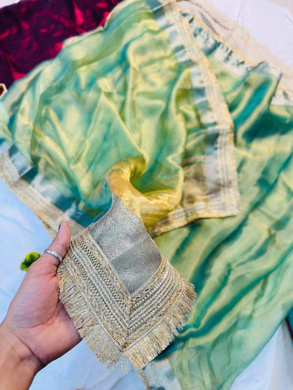 Peachmode Green Tissue Silk Shaded Saree - Image 6